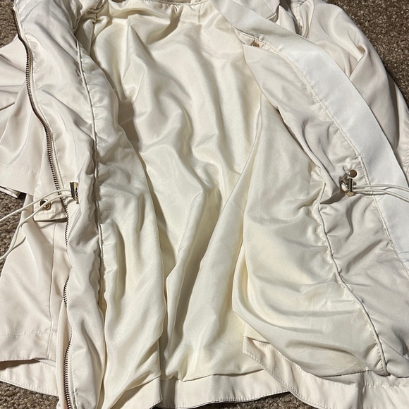 Zara Cream Hooded Jacket - Picture 5 of 6